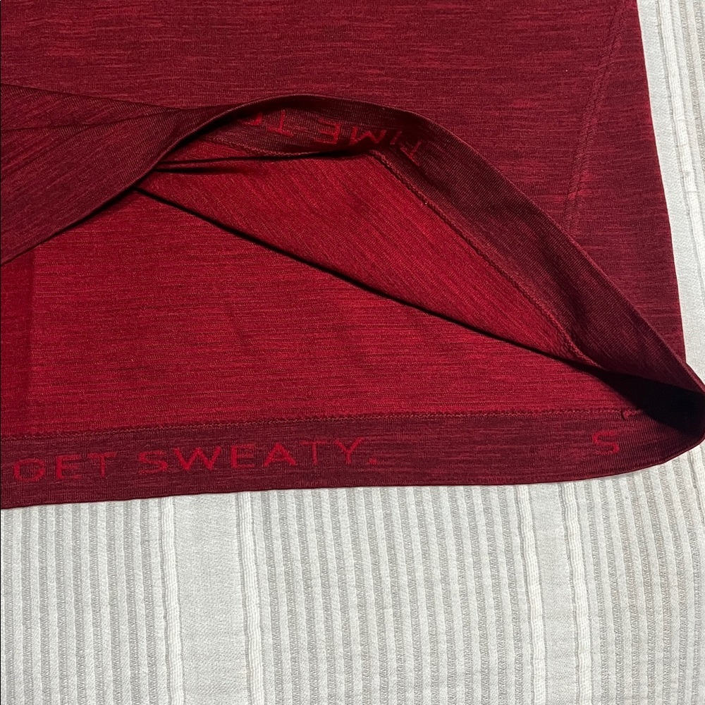 Lululemon Red Short Sleeve T-Shirt - Picture 2 of 3